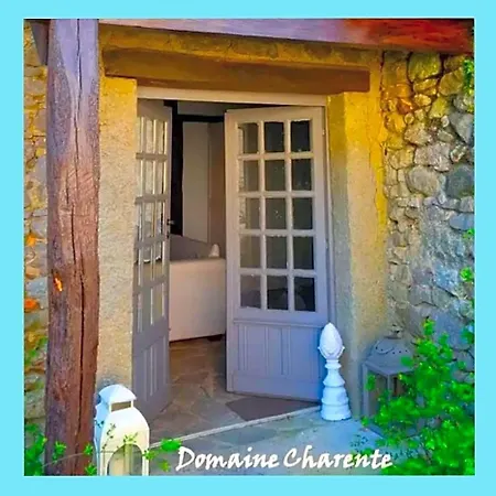 Domaine Charente: Family Glamping With Garden Views Bed & Breakfast