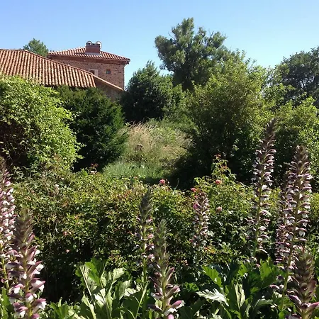 Bed & Breakfast Domaine Charente: Family Glamping With Garden Views Mazieres (Charente)
