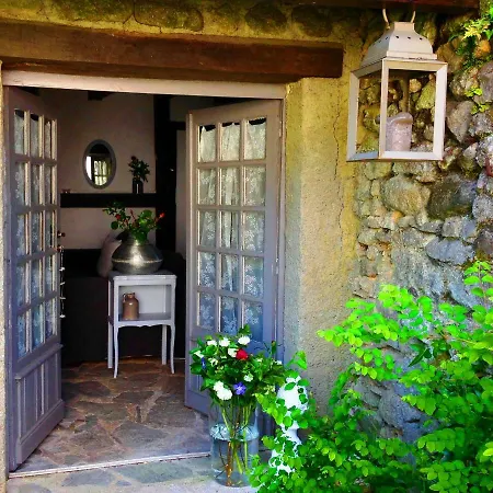 Domaine Charente: Family Glamping With Garden Views *